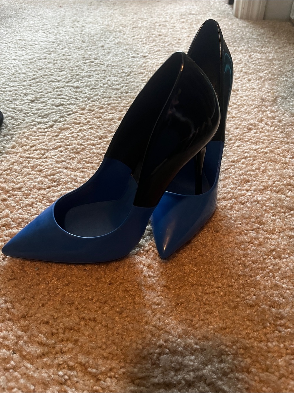 ALDO Two-Tone Blue and Black Pointed Toe Pumps - Picture 2 of 13